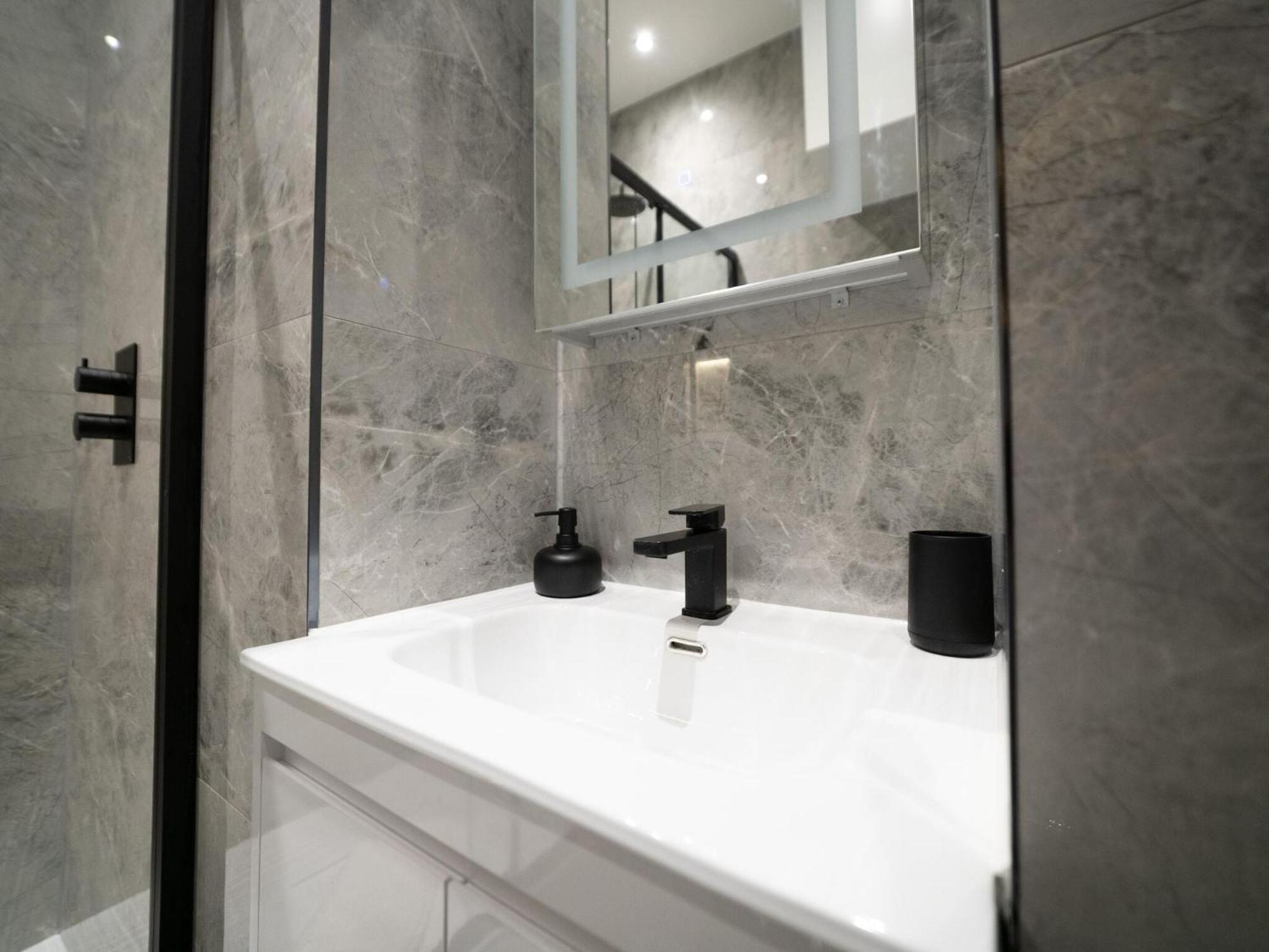 One And Two Bedroom Apartments Near Holloway Train Station By Belvilla London Exterior foto